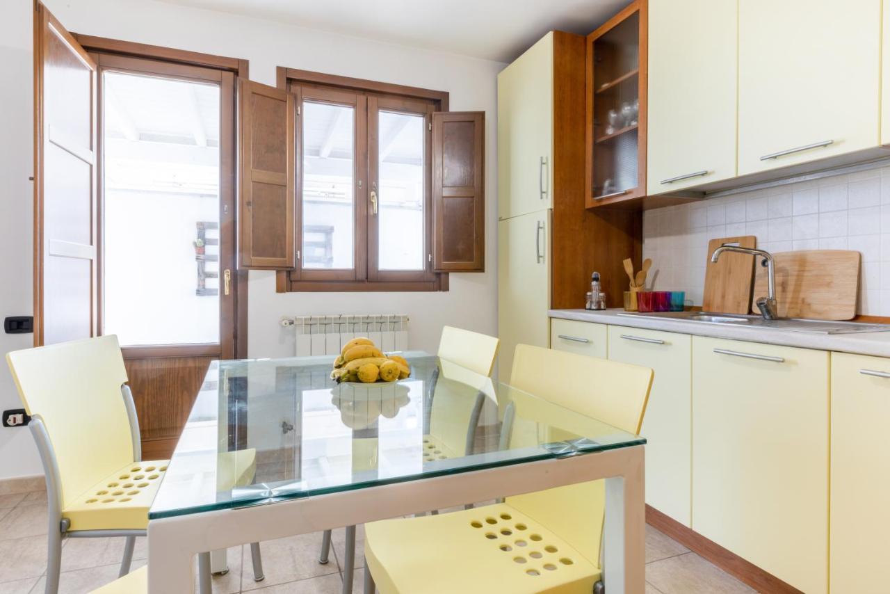 דירות Lecce Colorful Flat With Terrace & Parking מראה חיצוני תמונה